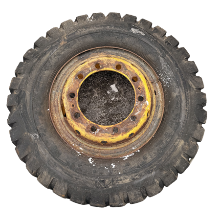 Däck med fälg 10,00-20